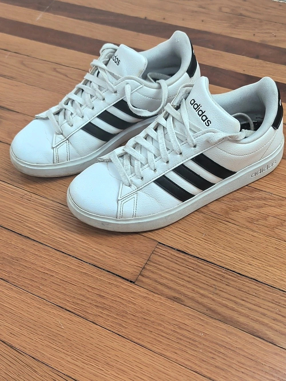 Adidas Sneakers White & Black - Size 8